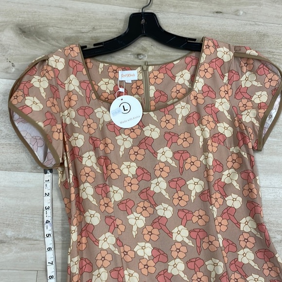 NWT LeiKinis Hawaiian Authentic dress. puakenikeni - Picture 2 of 8